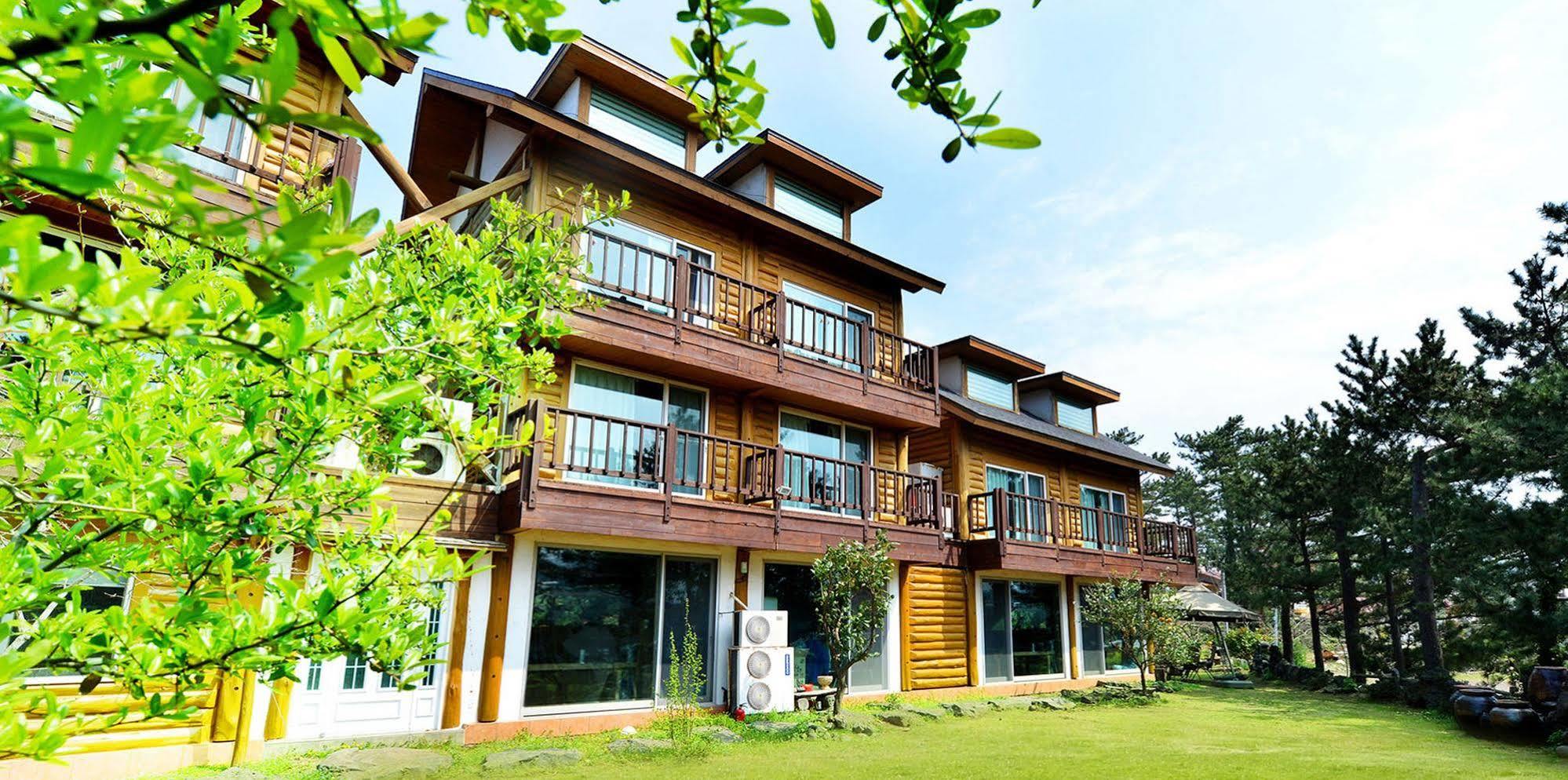 Attene Pension Jeju Ngoại thất bức ảnh